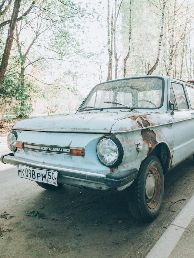 rusted-windshield-frame