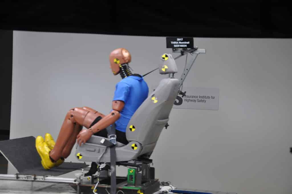 iihs-head-restraint-test