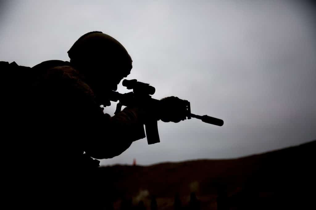 bullet resistant glass war use