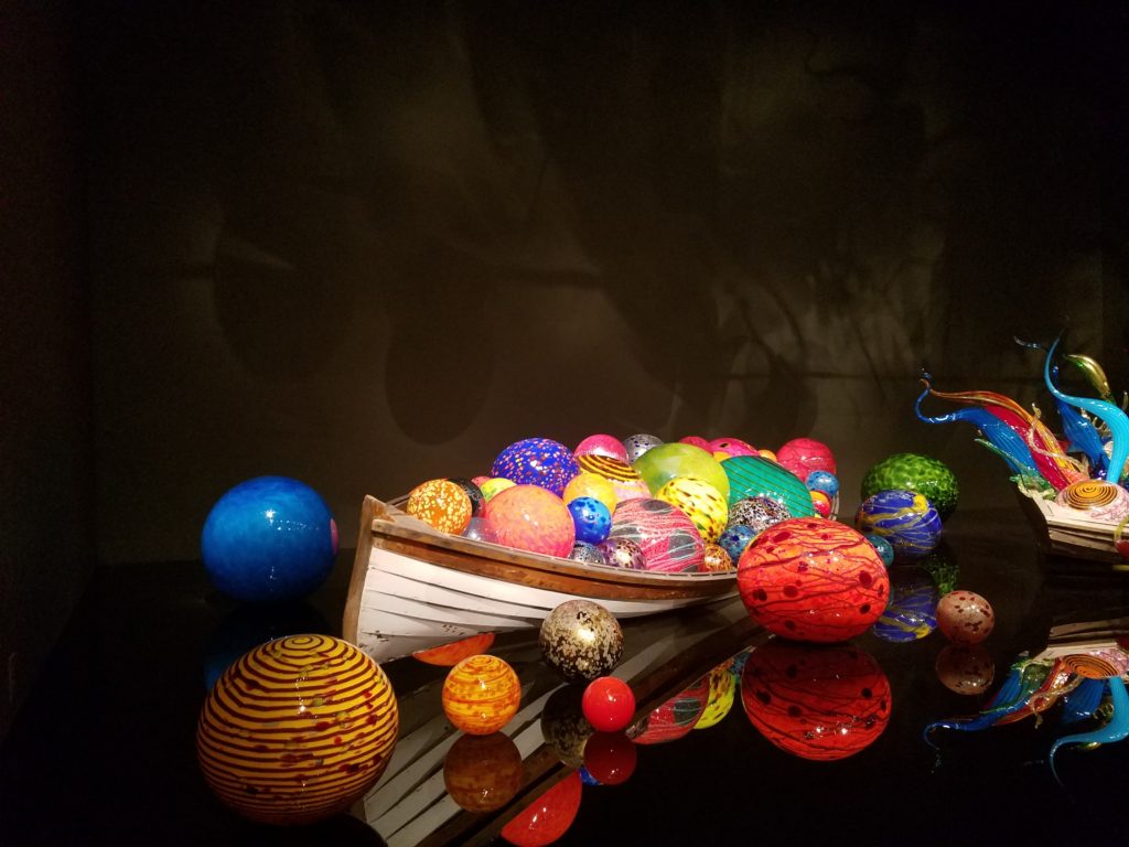 chihuley-garden-glass-balls