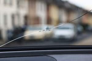 windshield-crack-spread