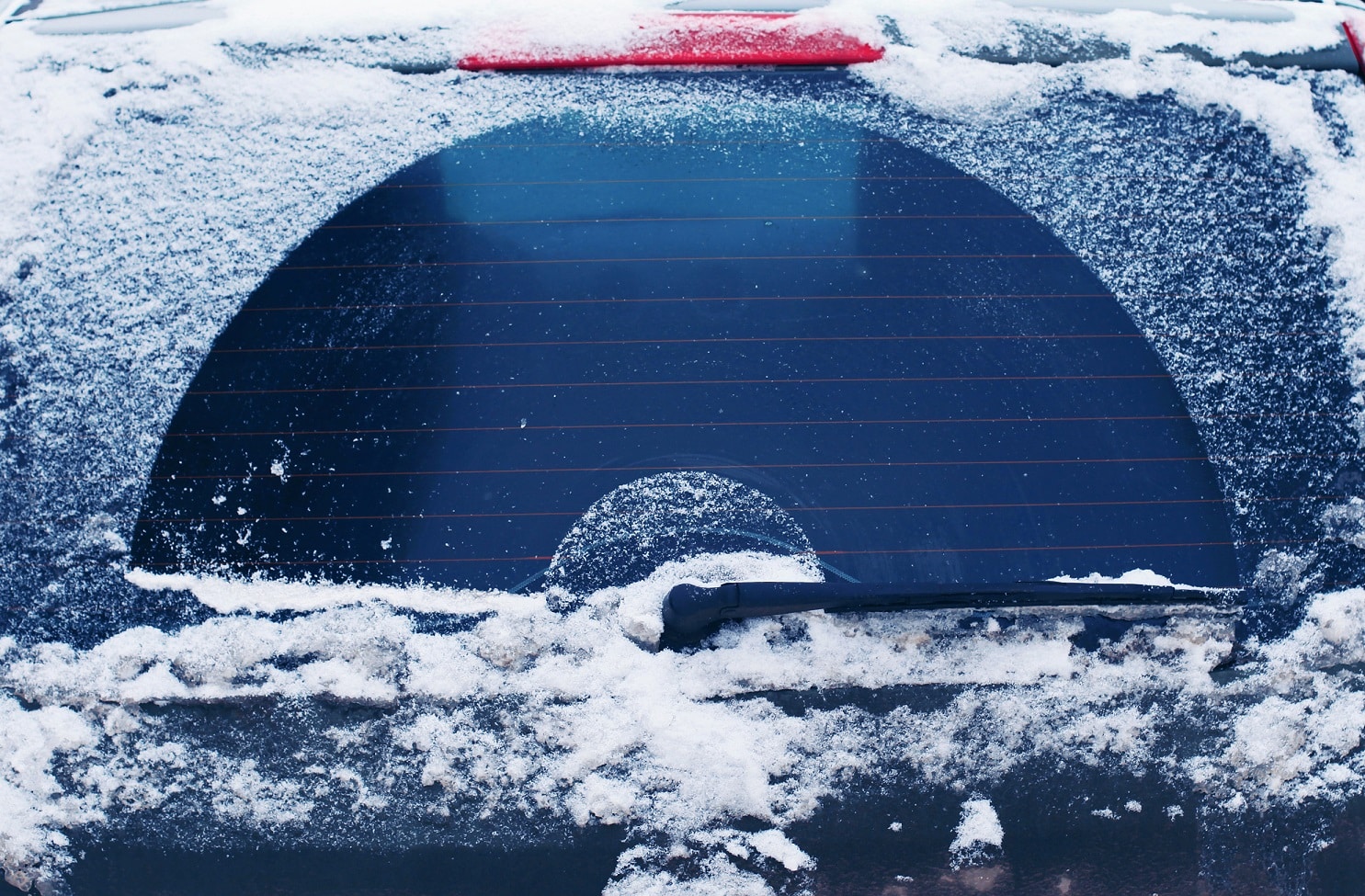 auto-glass-winter