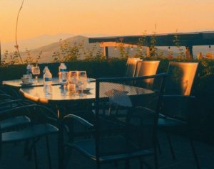 stained-outdoor-tabletop-glass