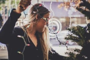 damage-free-window-decorating