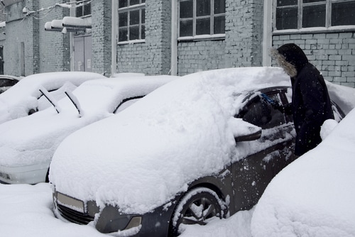 windshield-wiper-up-vs-down-winter-snow-storm