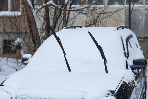 windshield-wiper-up-winter-snow-storm